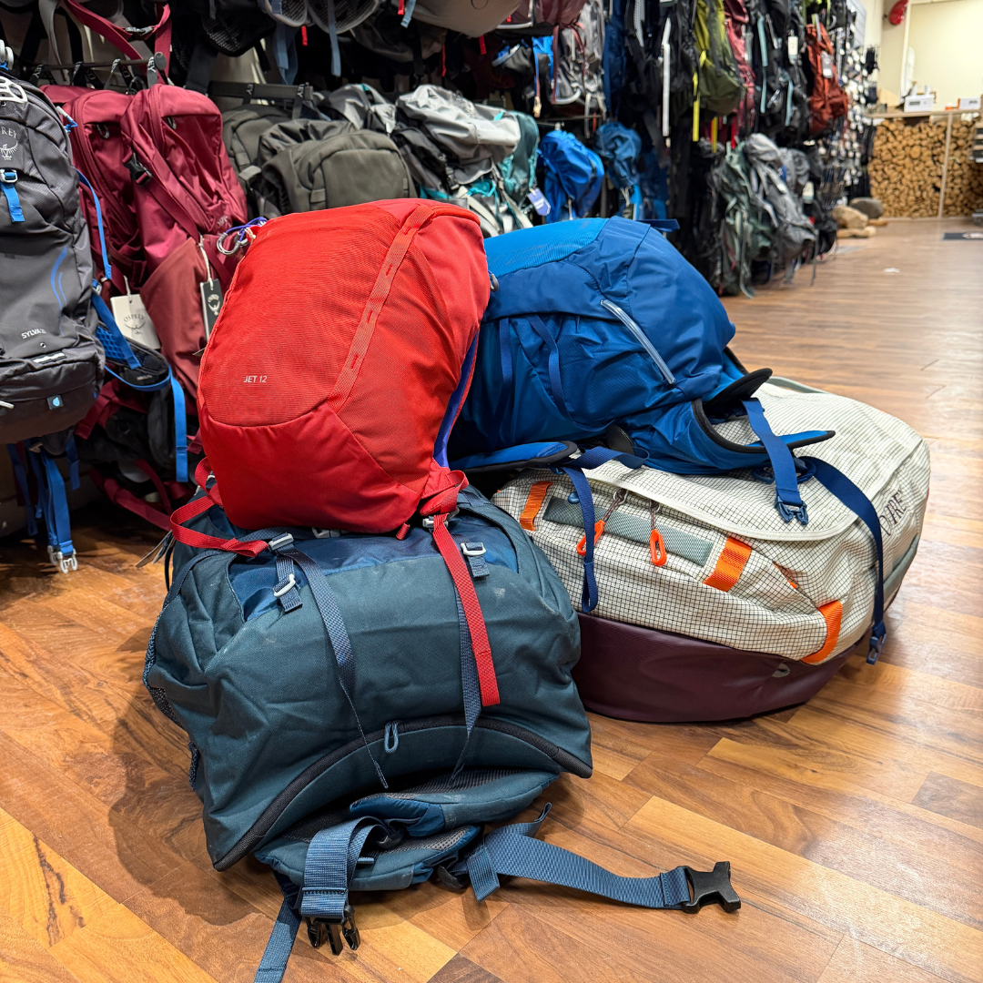 Udvalg af rygsække fra Bjergkædens outdoor-butik i Køge